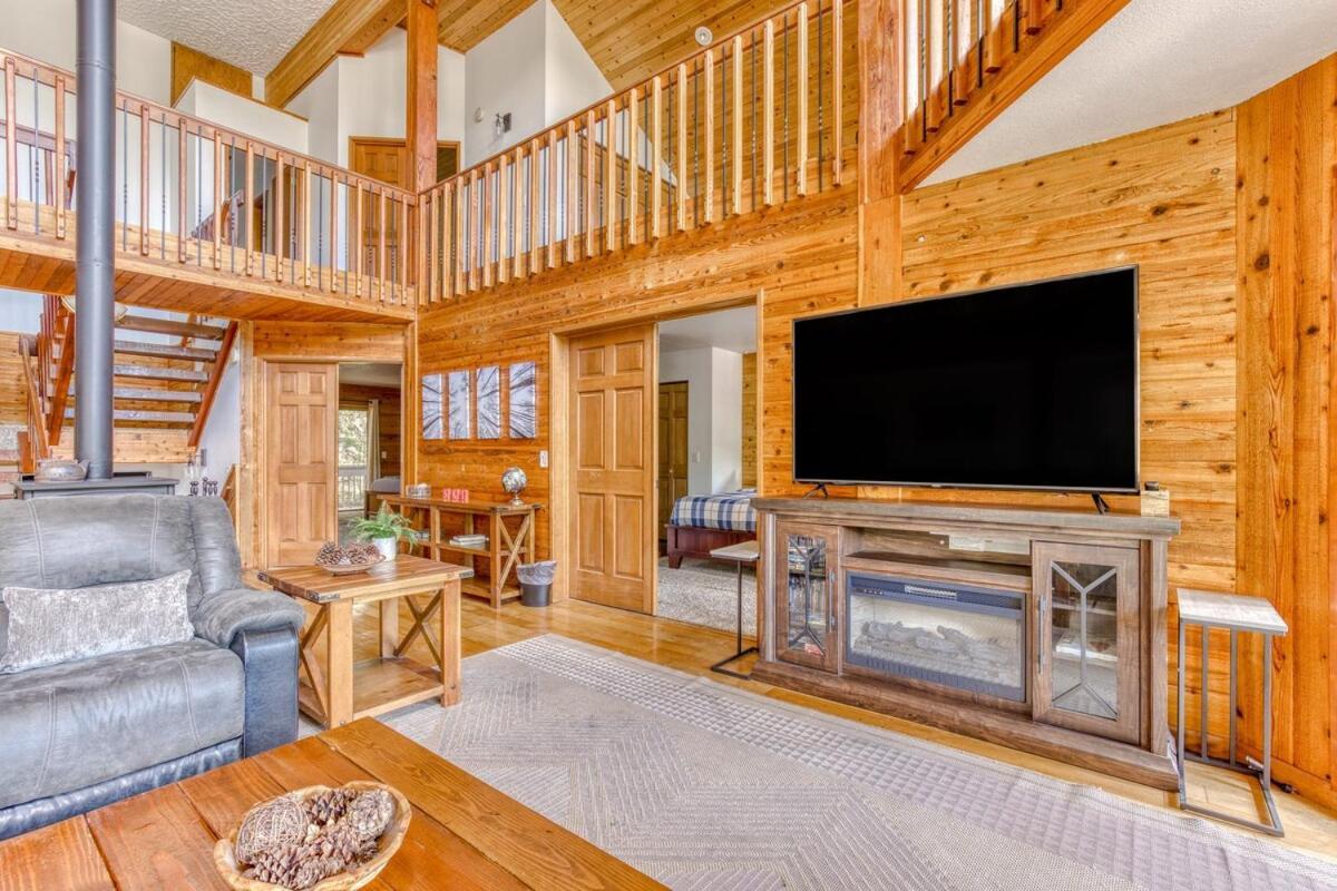 Great Blue Lodge - Spacious Ski Lodge, Hot Tub, Sauna, Game Room & More Government Camp Exteriör bild