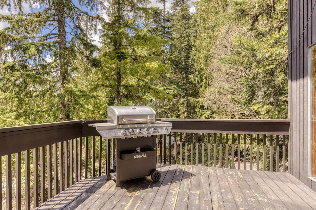 Great Blue Lodge - Spacious Ski Lodge, Hot Tub, Sauna, Game Room & More Government Camp Exteriör bild